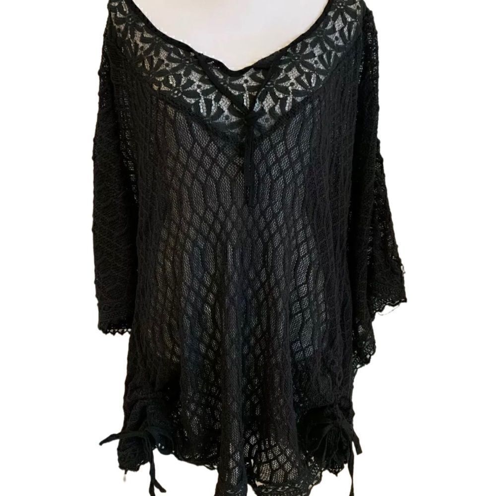 Monoreno Black Crochet Open Weave Top Sz S